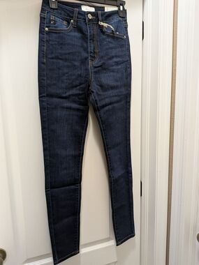 KanCan Dark Wash Women's High Rise Super Skinny 03/25 KC7264LH